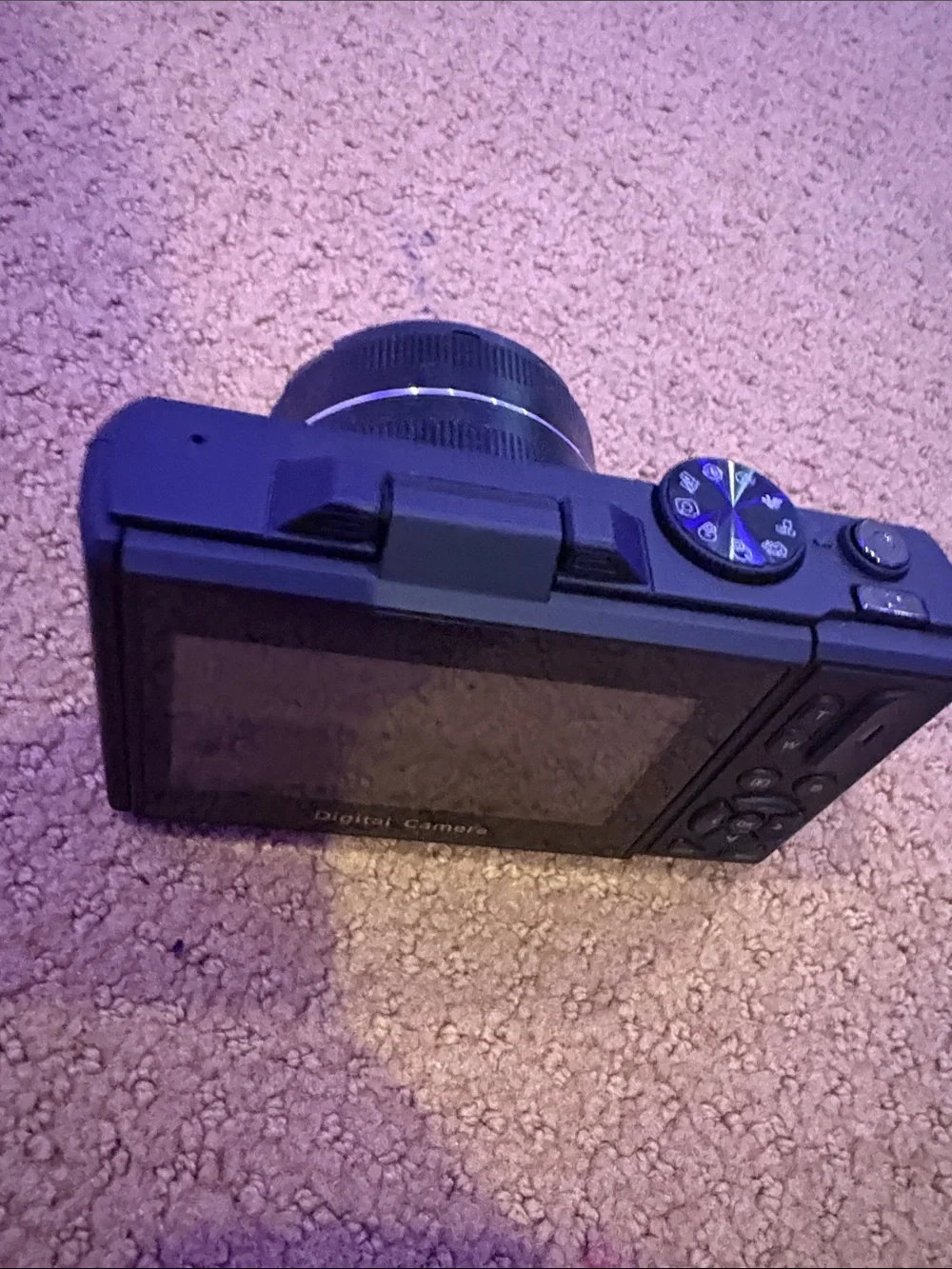 5K Ultra HD Black Compact Digital Camera with Lens Cap